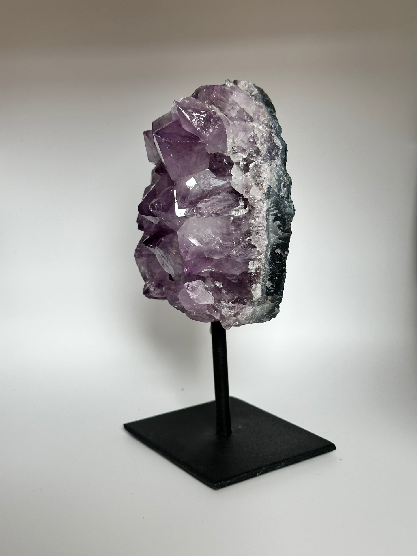Amethyst Druse auf Ständer