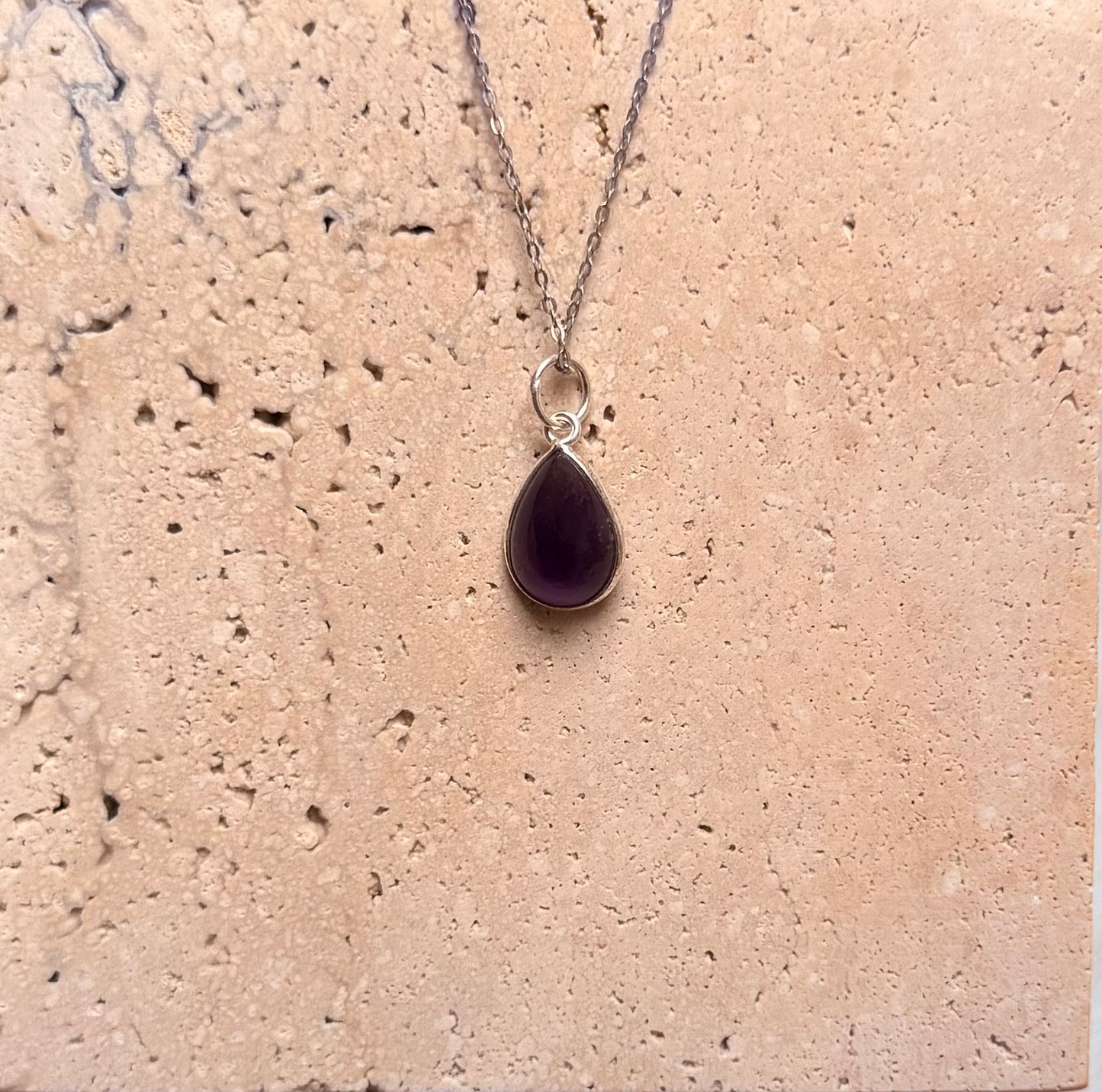 Amethyst Tropfenanhänger – 925er Silber