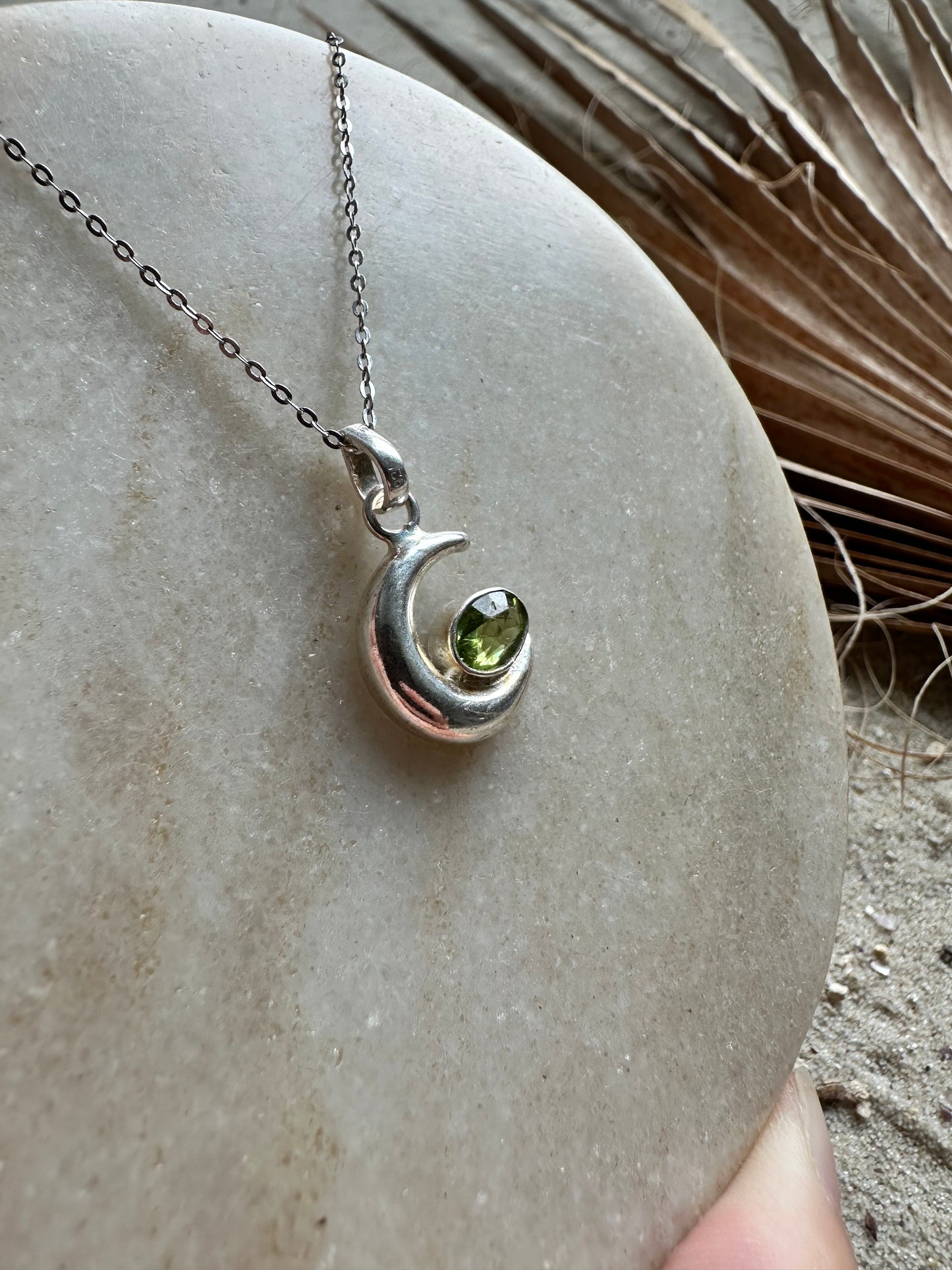 Mond Anhänger Silber mit Peridot