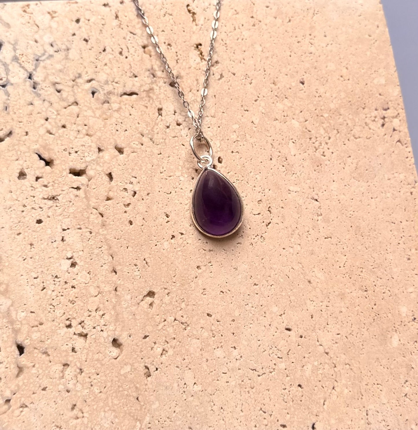 Amethyst Tropfenanhänger – 925er Silber
