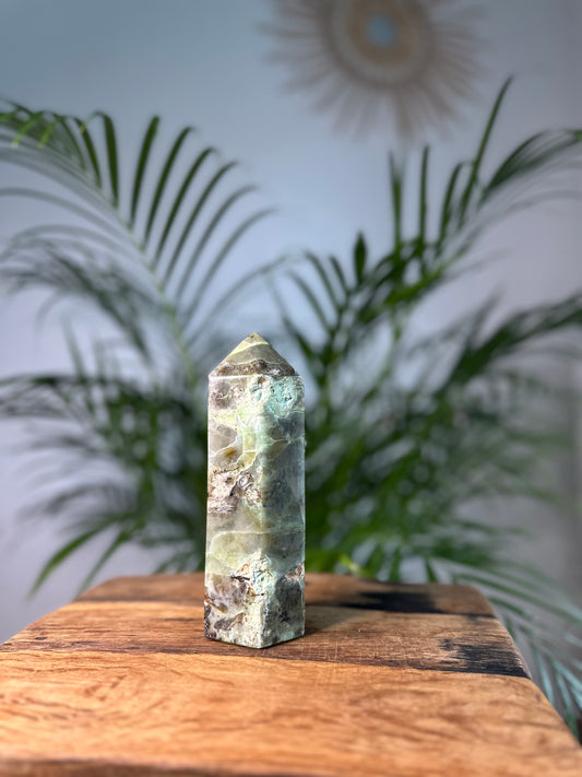 Mondstein grün (Garnierit) Spitze