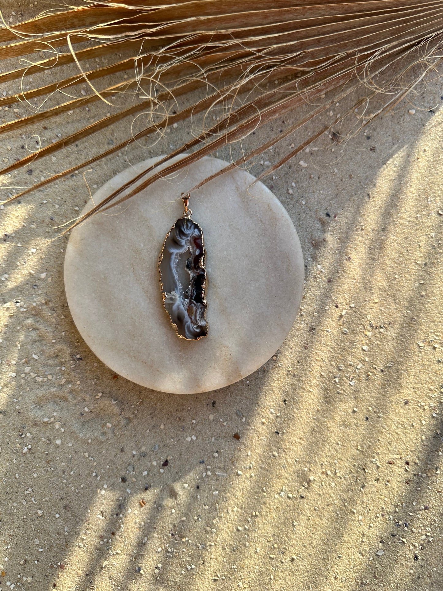 Achat Geodenscheibe Anhänger, Gold galvanisiert