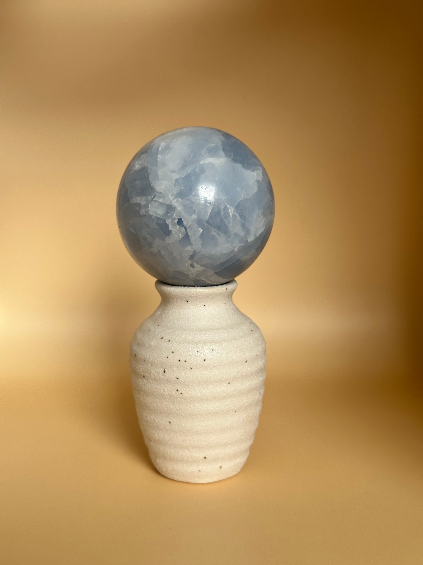 Blaue Calzit Kugeln aus Madagaskar