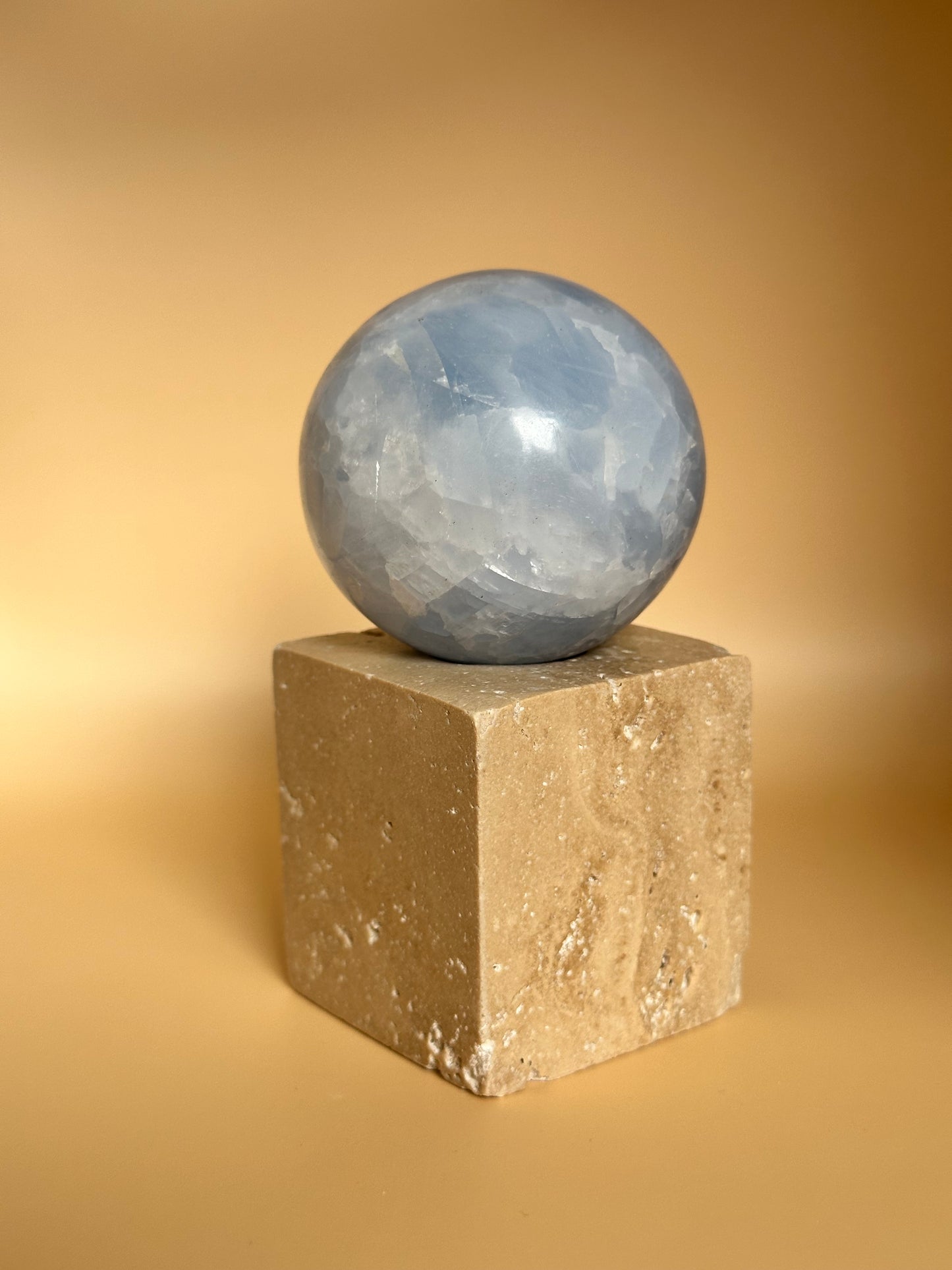 Blaue Calzit Kugeln aus Madagaskar